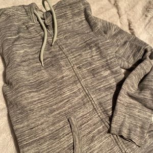gray sweatshirt